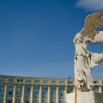 Qui a découvert la statue La Victoire de Samothrace ?